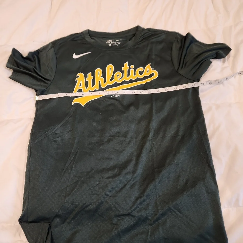 Nike athletic tee